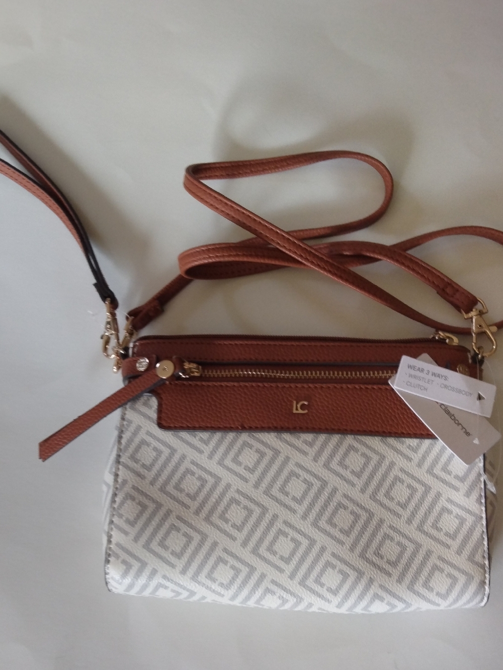 3 way Wristlet Crossbody Clutch Liz Claiborne Tan & White Crossbody Bag NWT